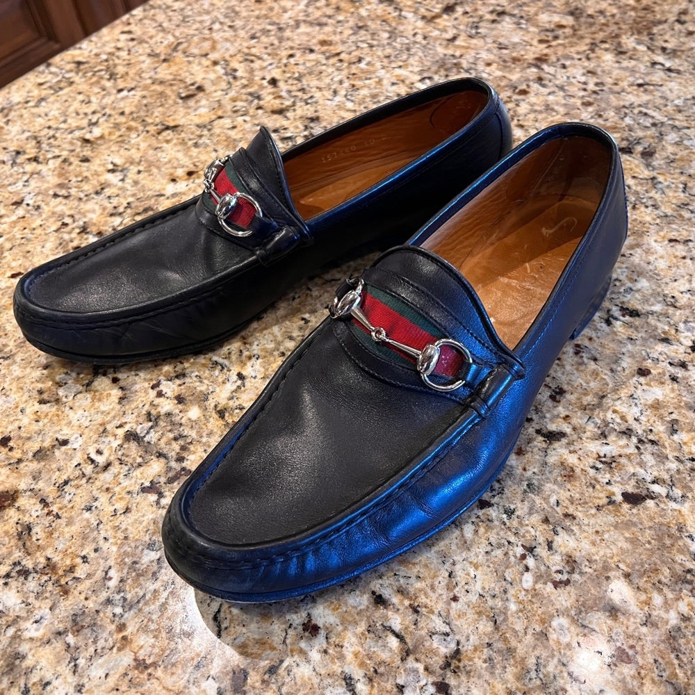 Men’s Gucci horsebit dress loafers. Size 10D.